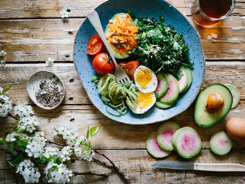 A fresh, balanced meal representing medically supervised weight management